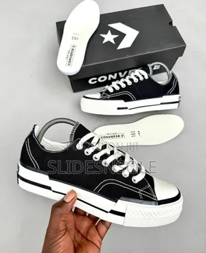 Urban Canvas Low-Top Sneakers
