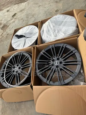 22-Inch/23-Inch Range Rover Available in Different Colors