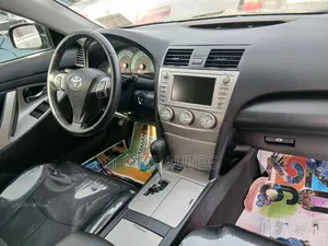 Toyota Camry SE V6 4dr Sedan (3.5L 6cyl 6A) 2011 Black