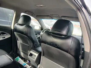 Toyota Camry SE 4dr Sedan (2.5L 4cyl 6A) 2011 Gray