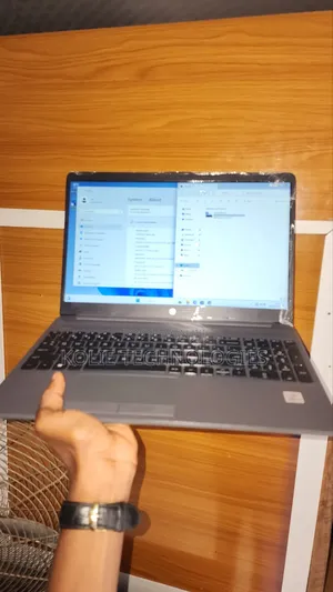 Laptop HP 250 G8 8GB Intel Core i5 HDD 1T