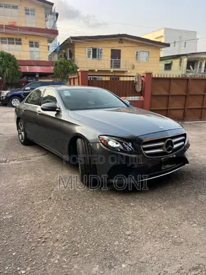 Mercedes-Benz E300 Base RWD Sedan (2.0L 4cyl 9A) 2017 Gray