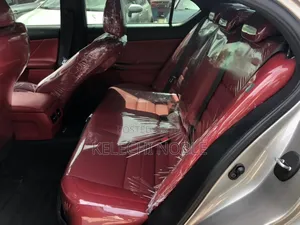 Lexus IS 300h 4WD 2021 Silver