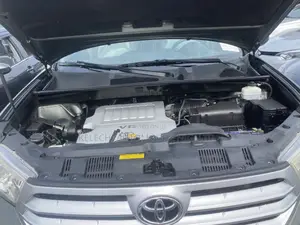 Toyota Highlander Limited 3.5l 4WD 2013 Green