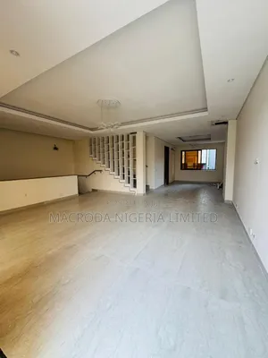 A Tastefully Finished 3 Bedroom Office Space