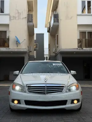 Mercedes-Benz C300 2010 White