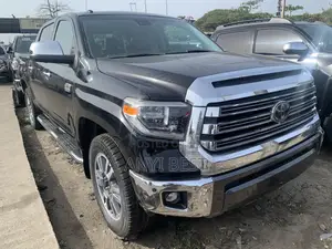 Toyota Tundra 2016 Black