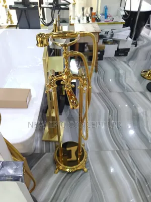 Gold Standing Bathtub Shower Mixer With Complete Accessories