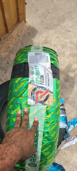 Brand New Rovelo Instinct Suv Tire - 225/65r17