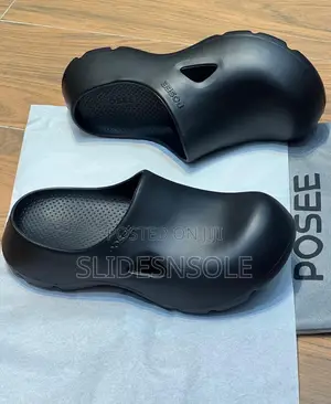 Posee Cloud Clogs