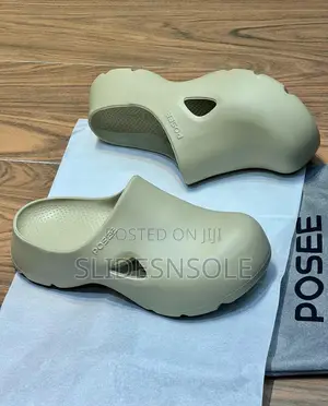 Posee Cloud Clogs