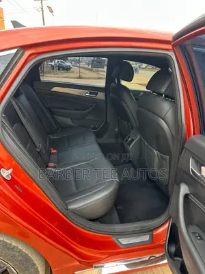Hyundai Sonata Sport 2.0T Sedan FWD (2.0L 4cyl 6A) 2016 Orange