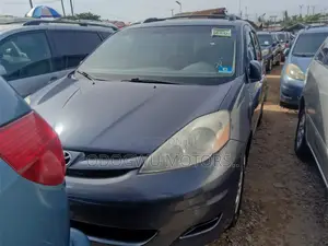 Toyota Sienna 2007 Gray