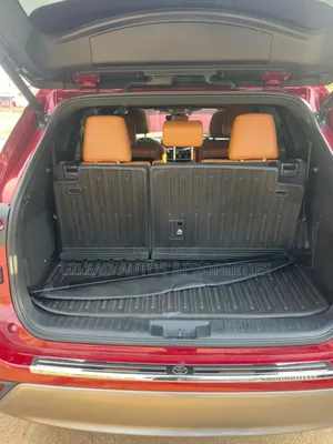 Toyota Highlander Platinum FWD 2023