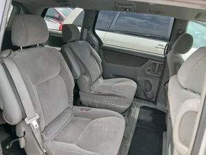 Toyota Sienna LE AWD (3.3L V6 5A) 2004 Silver