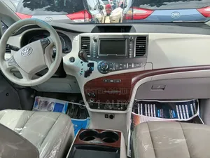 Toyota Sienna XLE 8 Passenger 2011 Gray