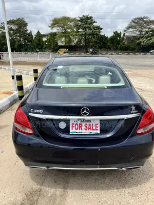 Mercedes-Benz C300 Sport Sedan RWD (2.0L 4cyl 7A) 2016 Blue