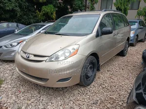 Toyota Sienna 2008 Gold