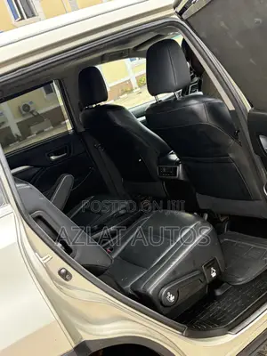 Toyota Highlander XLE 4dr SUV AWD (3.5L 6cyl 6A) 2015 Gold