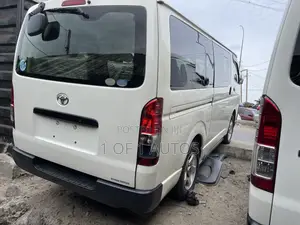 Toyota HiAce 2012 White