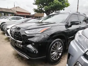 Toyota Highlander Platinum 2021 Black