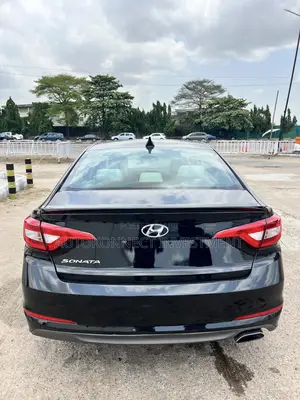 Hyundai Sonata Base Sedan FWD (2.4L 4cyl 6A) 2016 Black