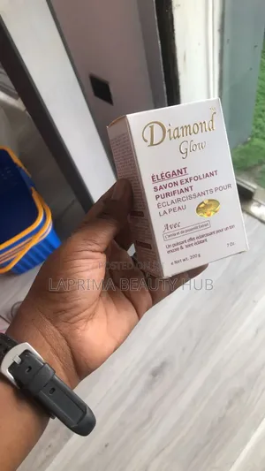 Diamond Glow Elegant Exfoliating Purifying Soap