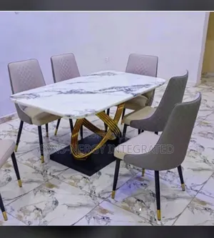 Elegant Dinning Set That Speaks Quality