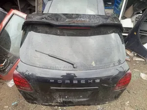 Porsche Cayenne Boot 2011 to 2016