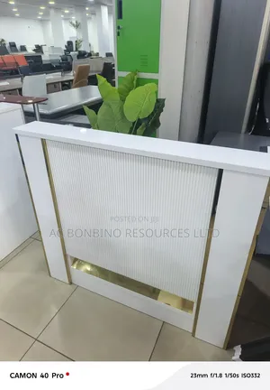 Receiponist Table for Office