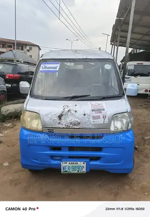 Daihatsu Hijet 2000 Grey