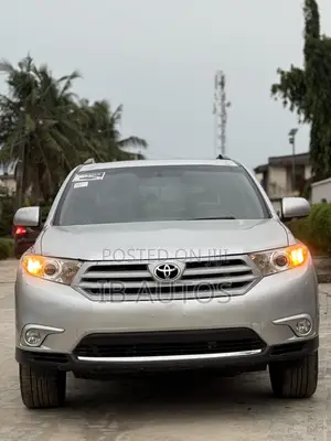Toyota Highlander Limited 4dr SUV AWD (3.5L 6cyl 6A) 2014 Silver