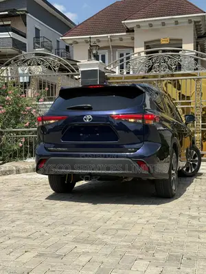 Toyota Highlander XLE AWD 2020 Blue