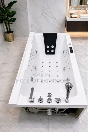 Quality Single Jacuzzi With 15 Lights