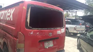 Haice Bus Back Windscreen