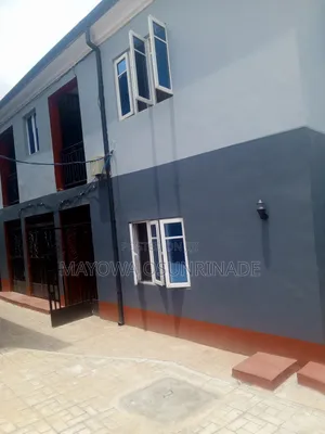 1bdrm Room & Parlour in Ologuneru for rent