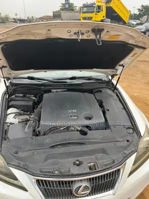 Lexus IS 250 Automatic 2012 White