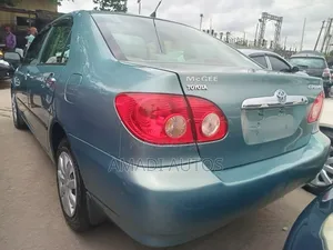 Toyota Corolla LE 2005 Ivory