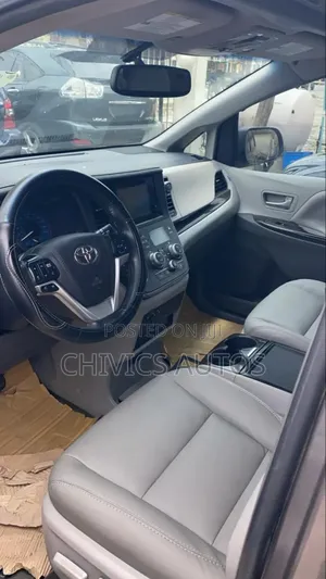 Toyota Sienna 2016 Gray