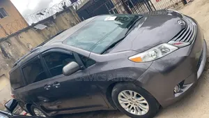 Toyota Sienna 2016 Gray