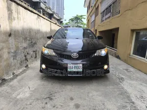 Toyota Camry SE 4dr Sedan (2.5L 4cyl 6A) 2013 Black