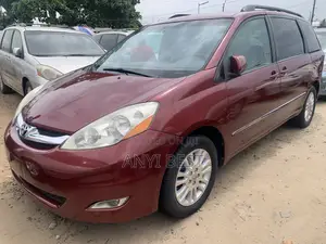 Toyota Sienna 2008 Red