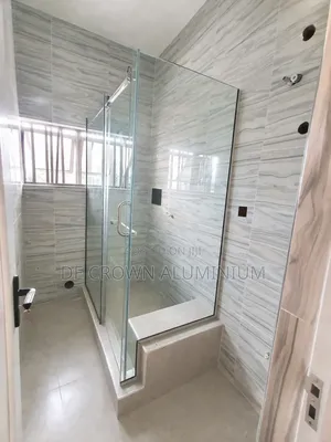 10mm Tempered Clear Glass Shower Cubicle – Premium Finish | Durable