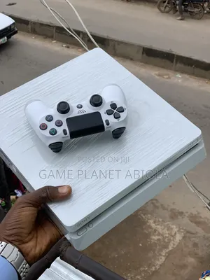White Ps4 With Games