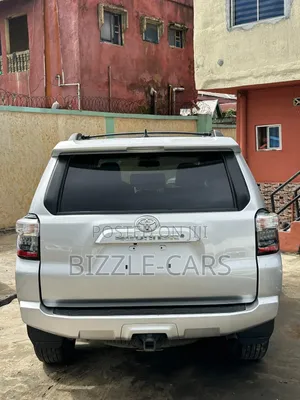 Toyota 4-Runner SR5 4x4 2019 Silver