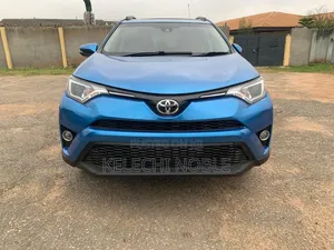 Toyota RAV4 XLE 4dr SUV AWD (2.5L 4cyl 6A) 2018 Blue