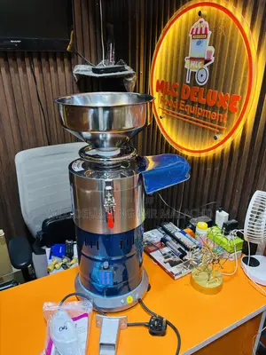 Tigernut Machine / Tigernut Juicer Machine ( Blue )