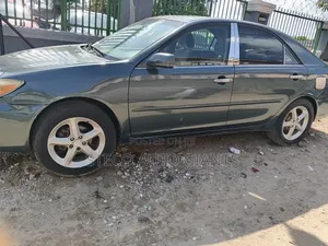 Toyota Camry 2004 Gray