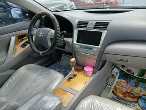 Toyota Camry XLE 4dr Sedan (2.4 4cyl 5A) 2008 Silver