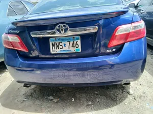 Toyota Camry XLE V6 4dr Sedan (3.5L 6cyl 6AM) 2009 Blue